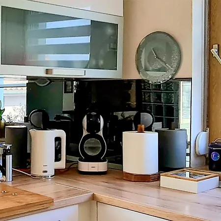 Holiday home Stunning In With Kitchen